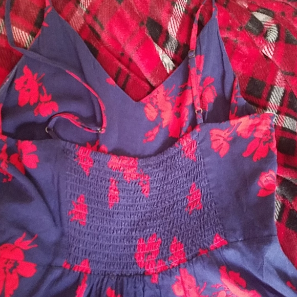 Sundress - Picture 2 of 5